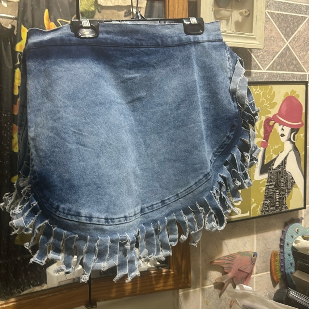 Thrill denim shorts